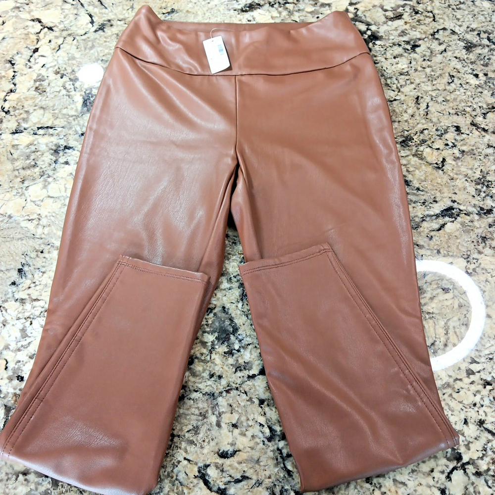 Size 6 X 26 NWT Reitmans Signature PU Leather Womens Brown Cropped Pants